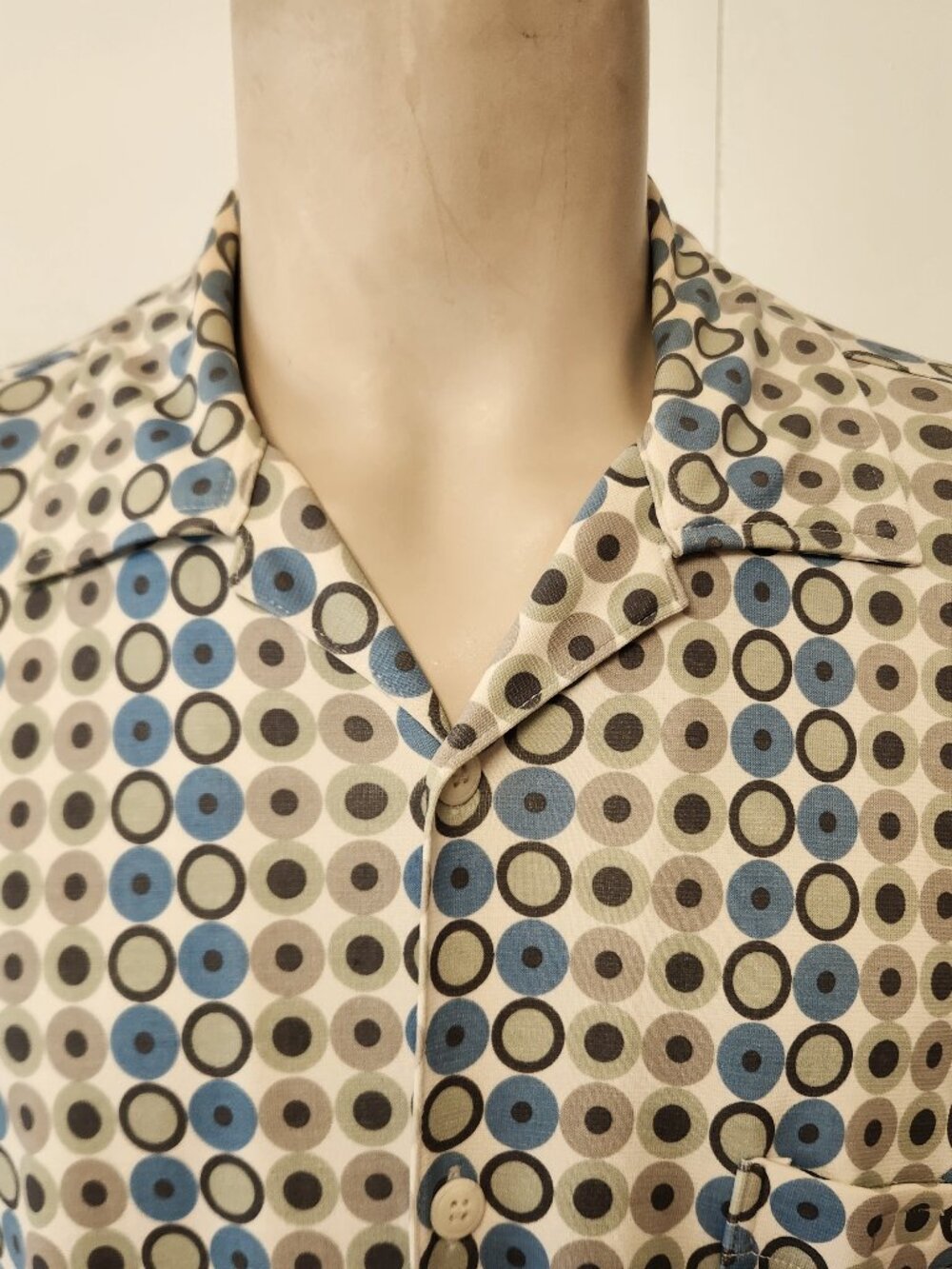 Bachrach men's shirt XL short sleeve colored circles
